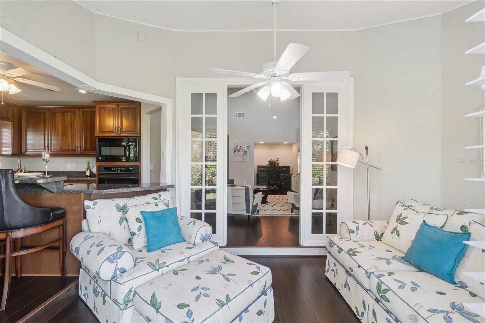 Image 18 of 52 For 100 Wimbledon Circle