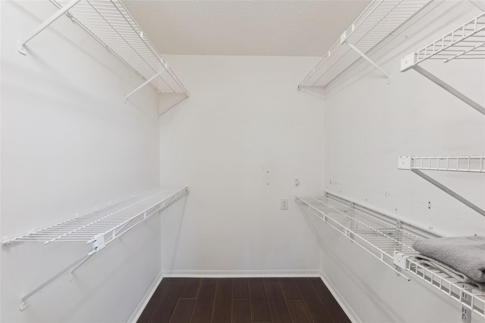 Image 26 of 52 For 100 Wimbledon Circle