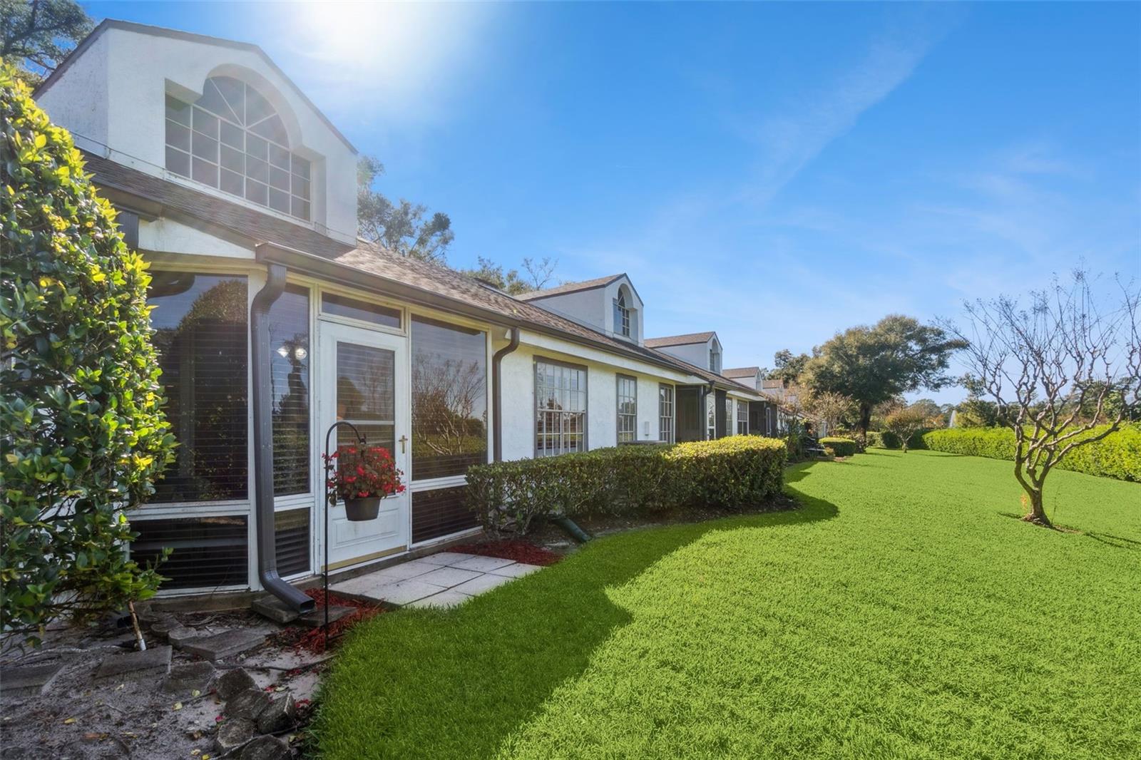 Image 36 of 52 For 100 Wimbledon Circle