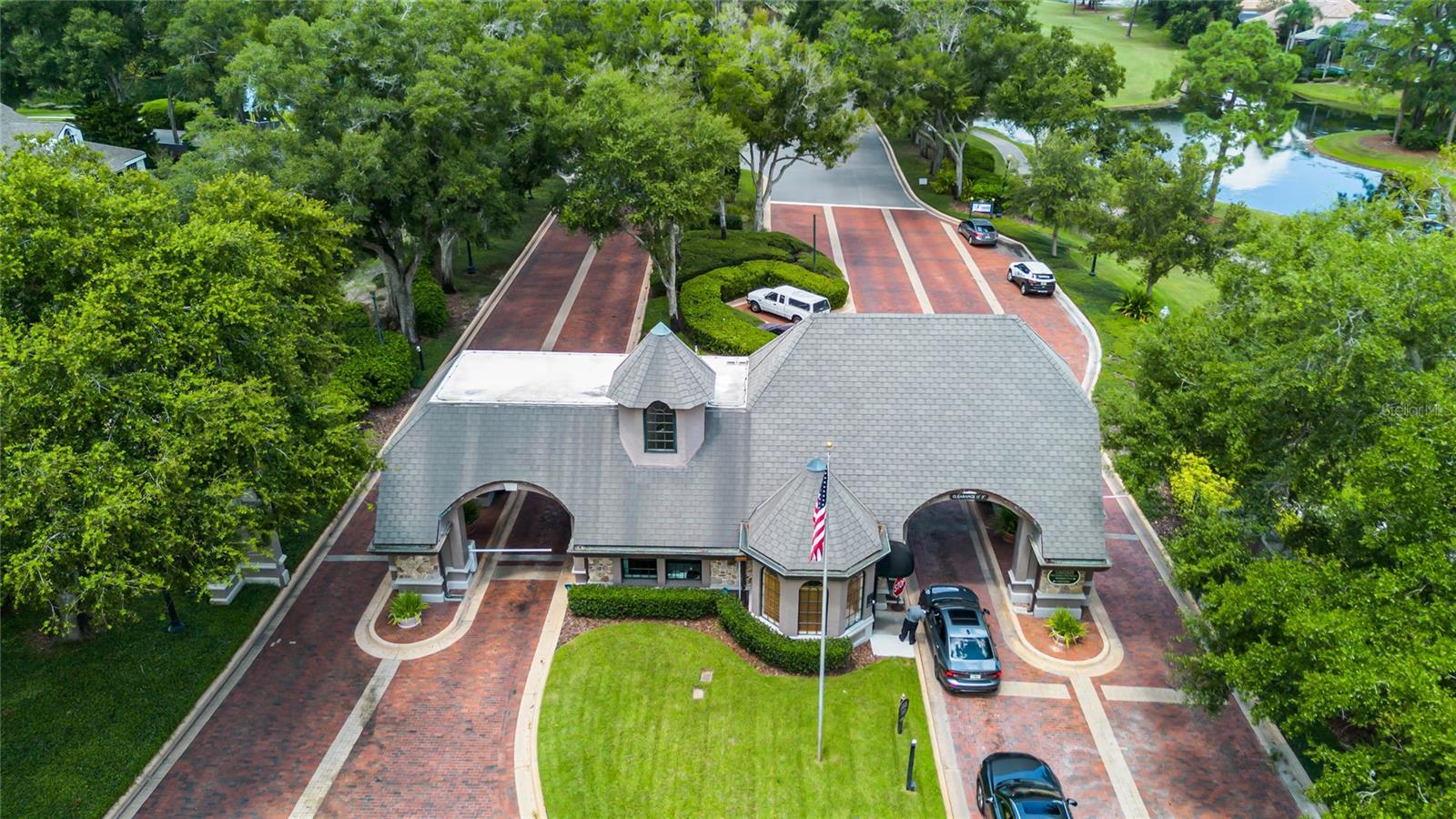 Image 40 of 52 For 100 Wimbledon Circle