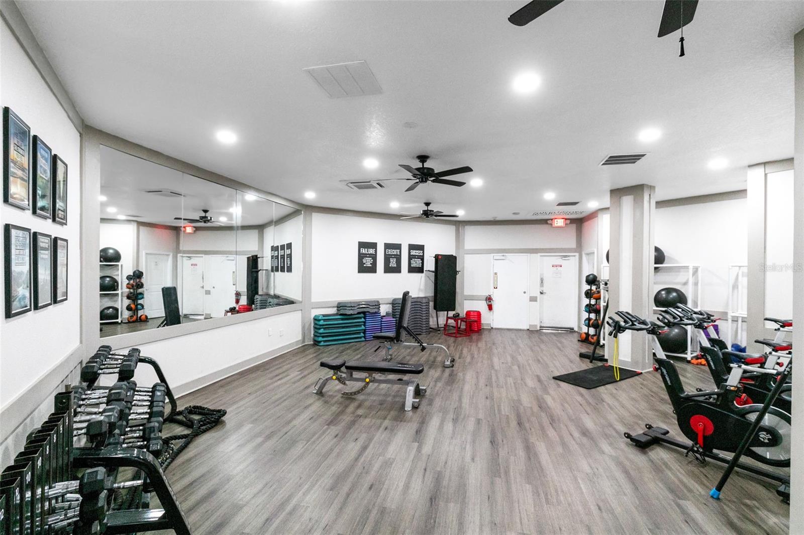 Image 45 of 52 For 100 Wimbledon Circle