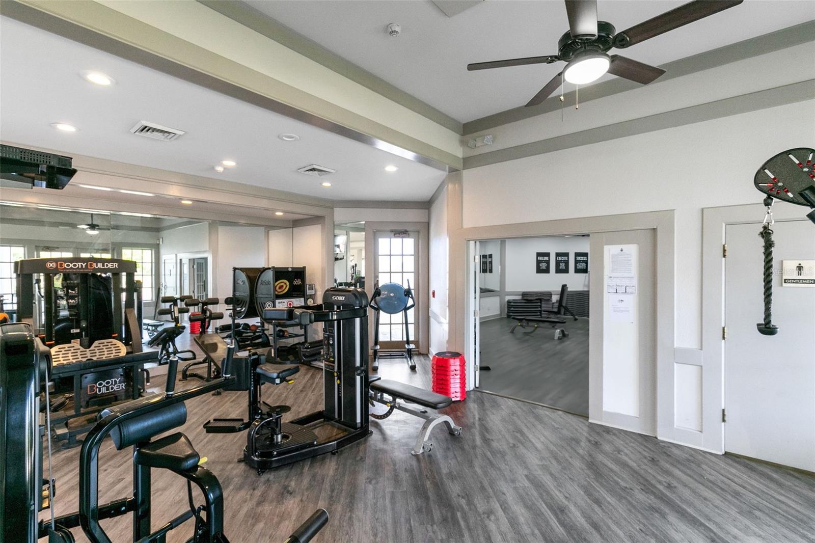 Image 46 of 52 For 100 Wimbledon Circle