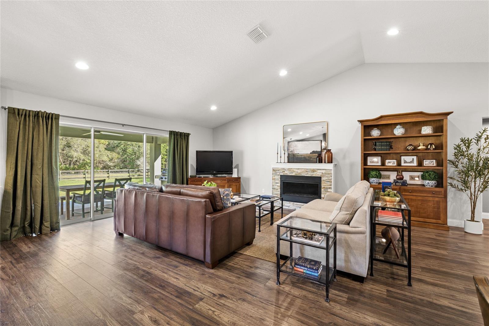 Image 18 of 53 For 22241 Deer Park Avenue