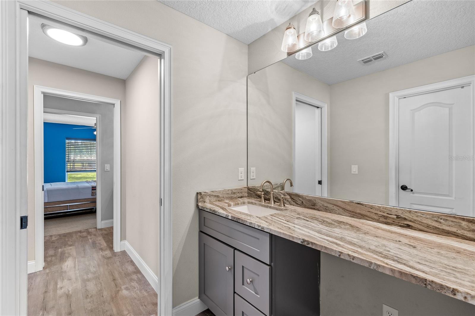 Image 32 of 53 For 22241 Deer Park Avenue