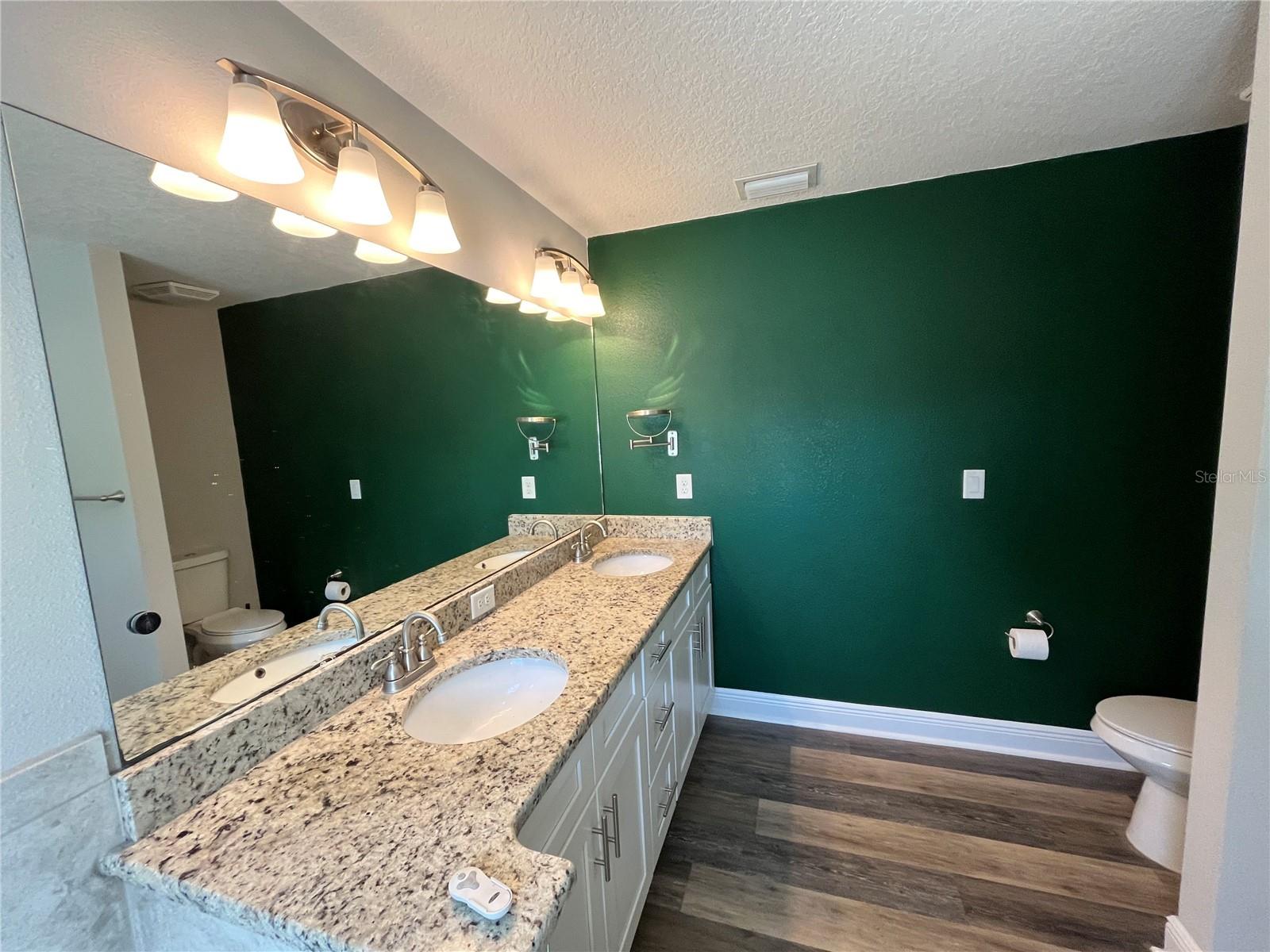 Image 24 of 28 For 2697 Washington Street