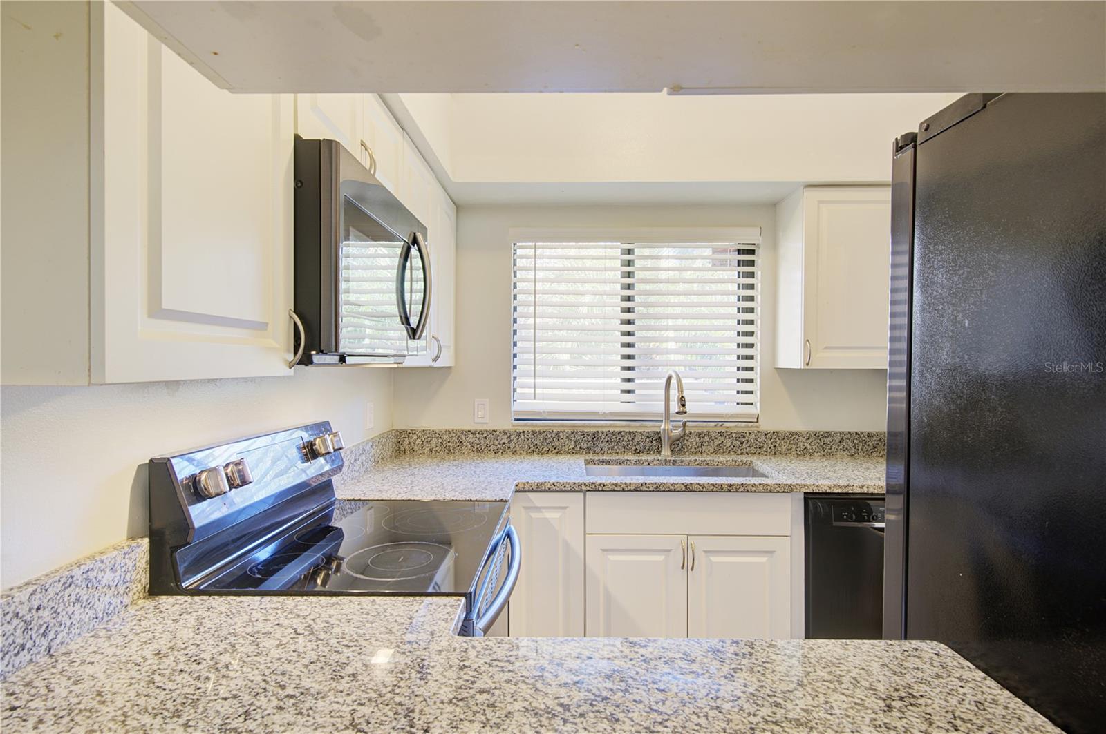 Image 10 of 33 For 506 Club Drive