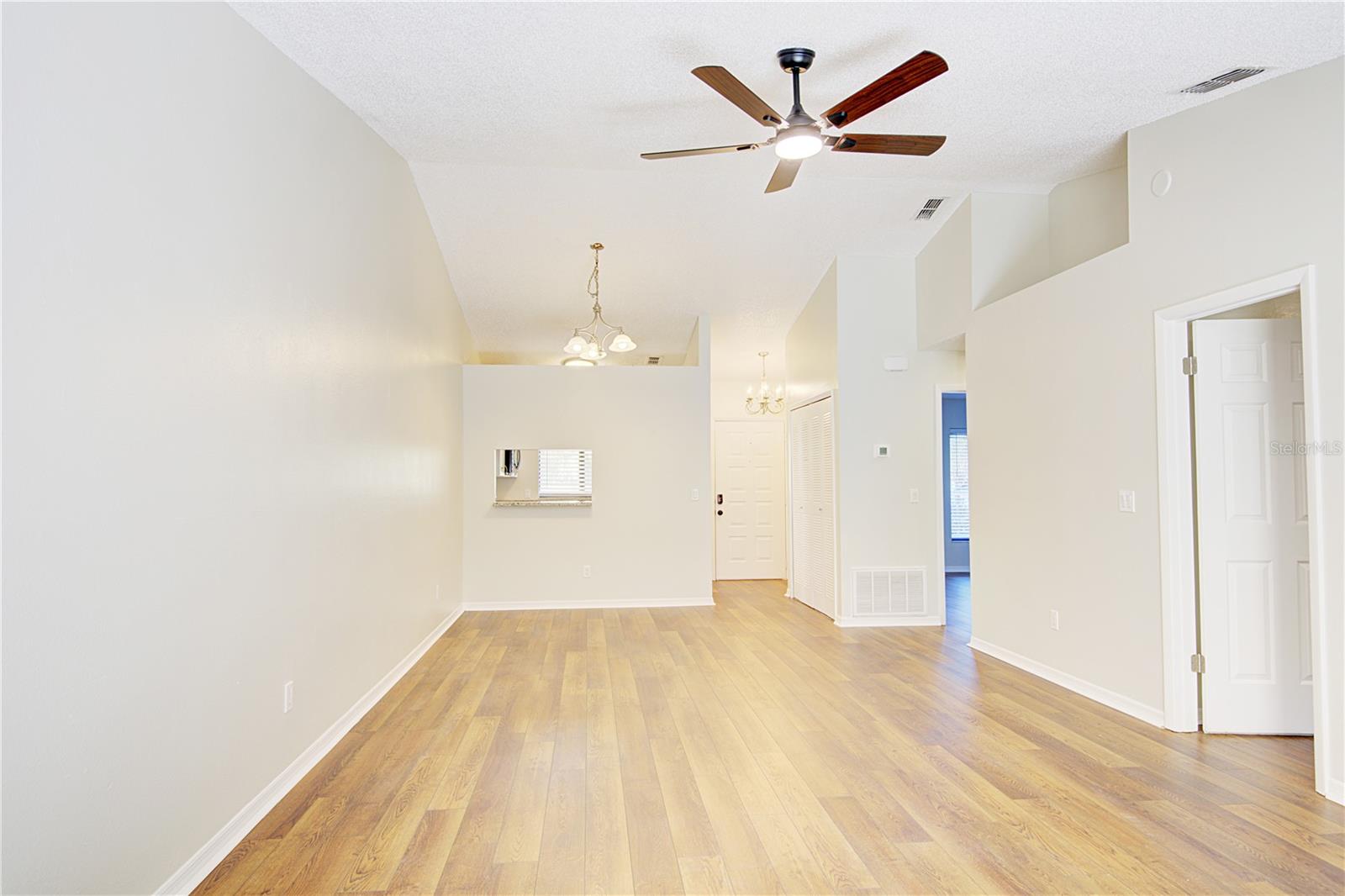 Image 12 of 33 For 506 Club Drive