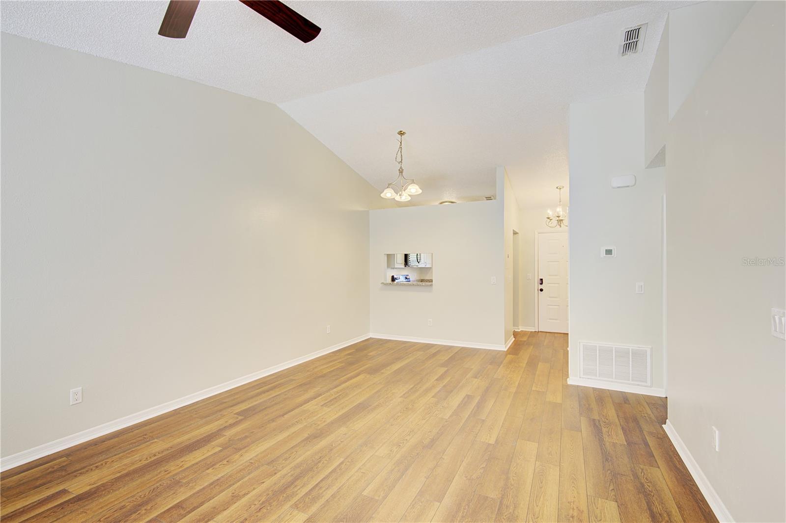 Image 13 of 33 For 506 Club Drive