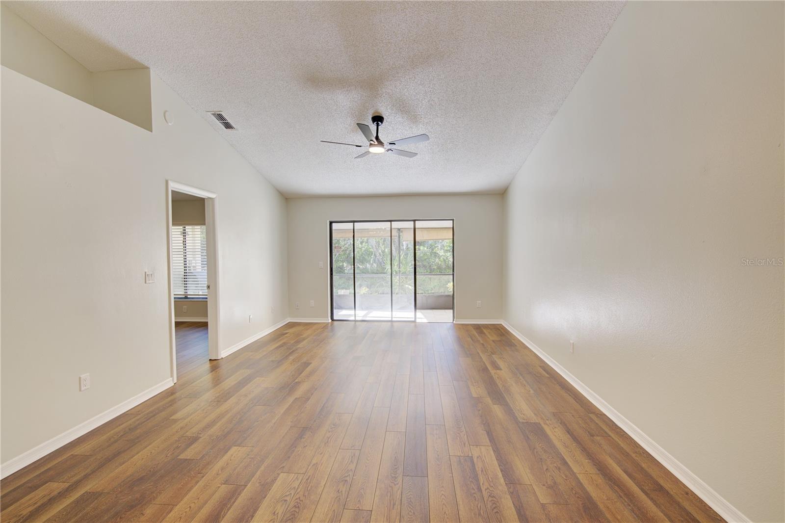 Image 15 of 33 For 506 Club Drive