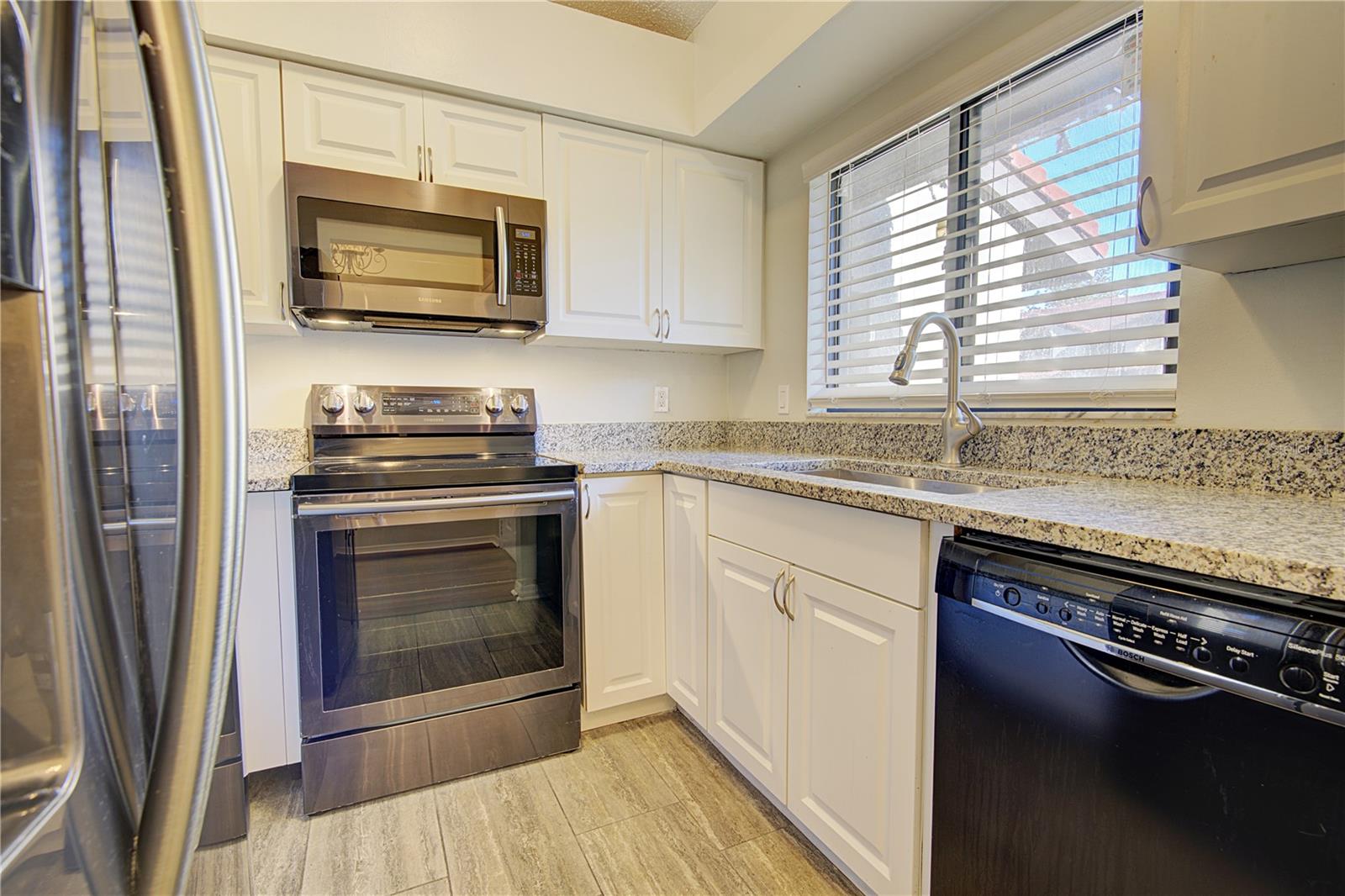 Image 6 of 33 For 506 Club Drive