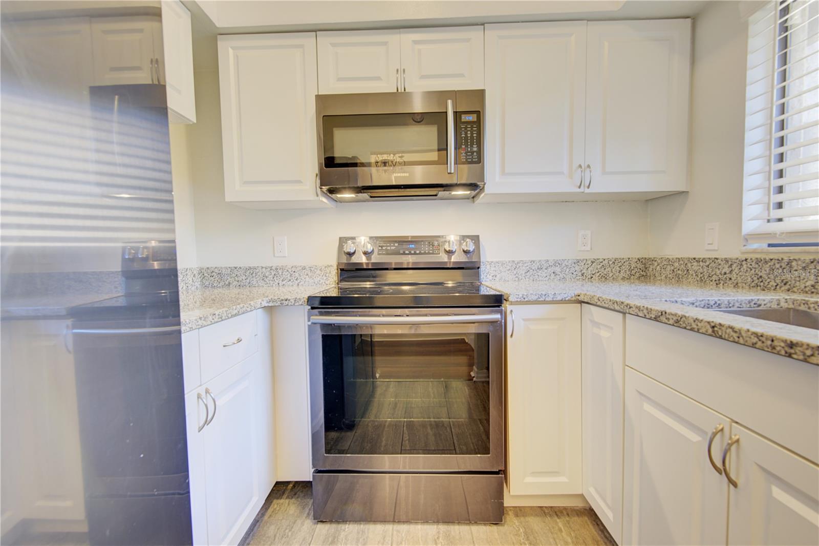 Image 7 of 33 For 506 Club Drive