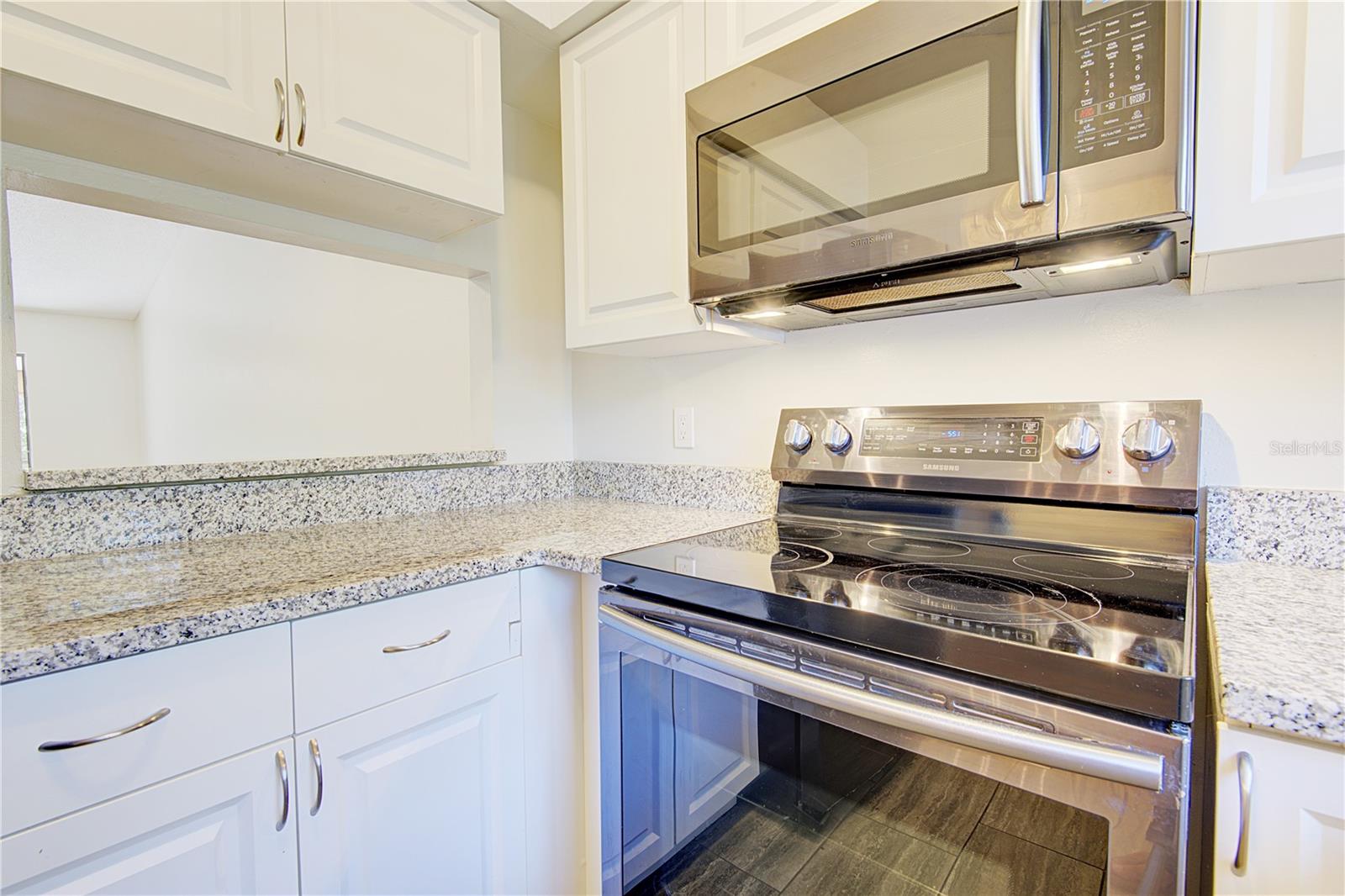 Image 9 of 33 For 506 Club Drive