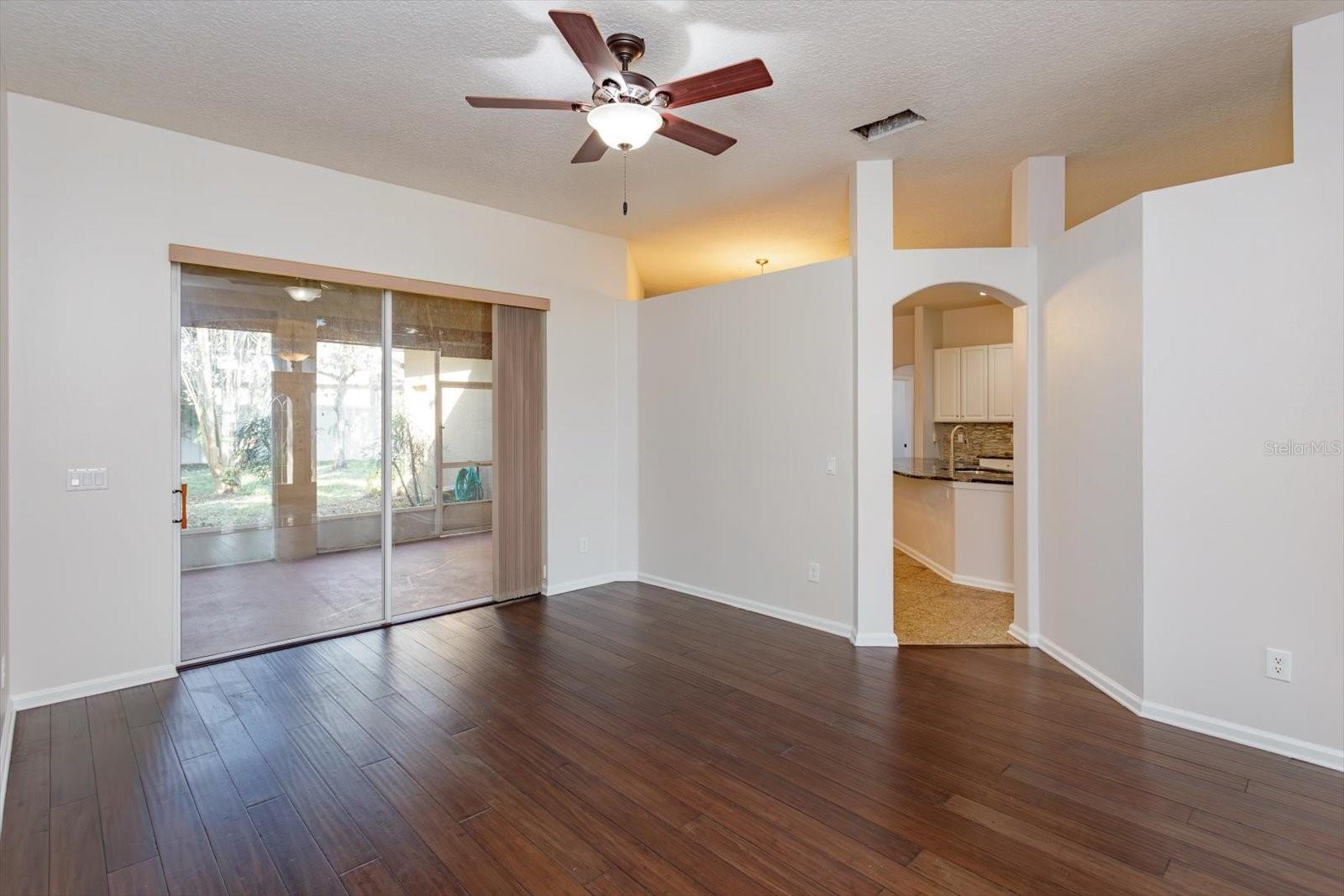 Image 10 of 39 For 590 Lake Coven Court