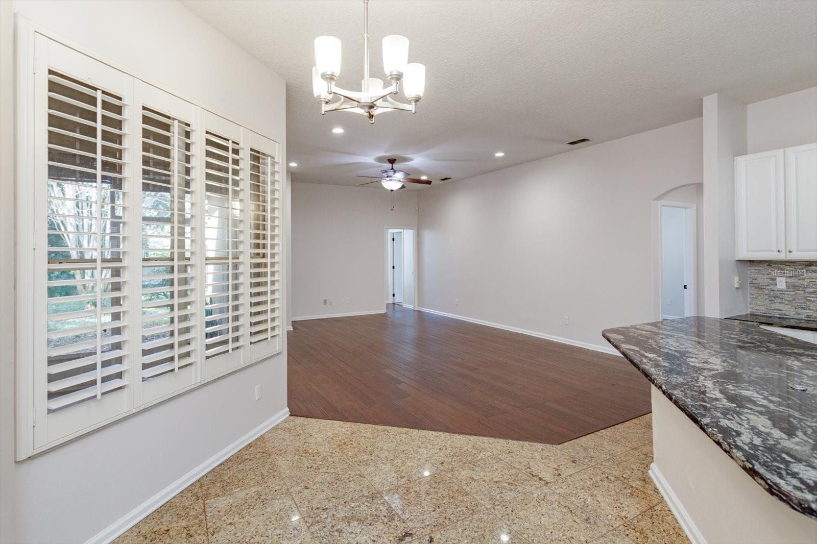 Image 15 of 39 For 590 Lake Coven Court