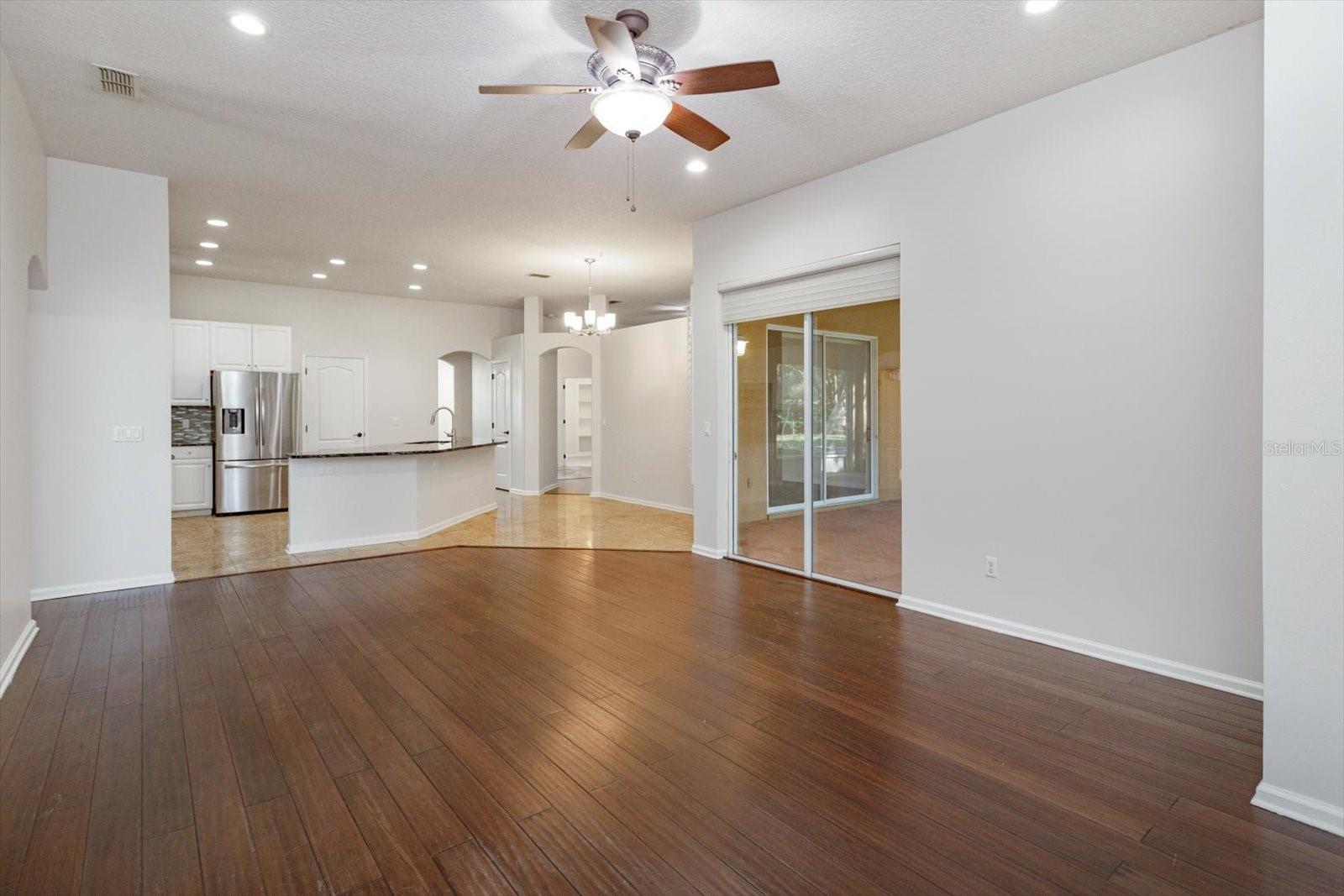 Image 20 of 39 For 590 Lake Coven Court