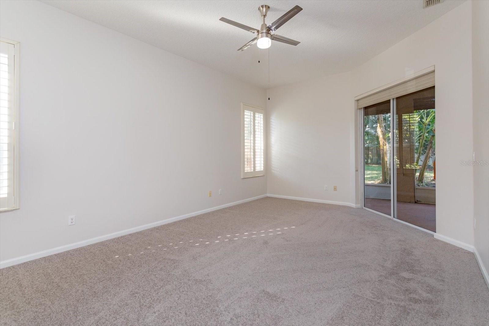 Image 21 of 39 For 590 Lake Coven Court