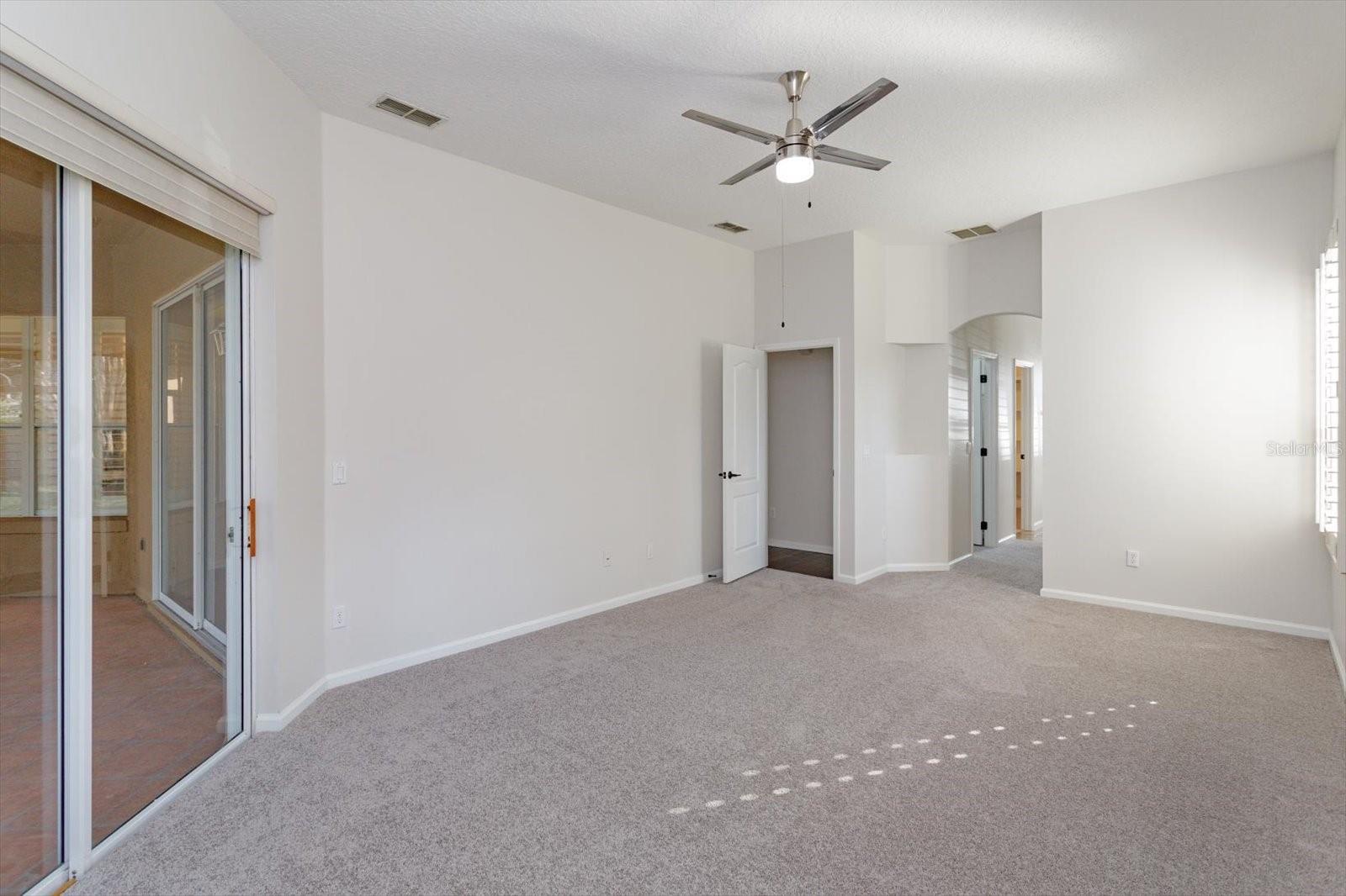 Image 24 of 39 For 590 Lake Coven Court