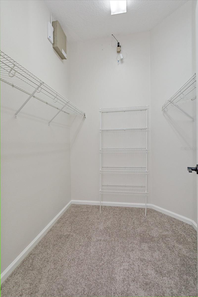 Image 26 of 39 For 590 Lake Coven Court