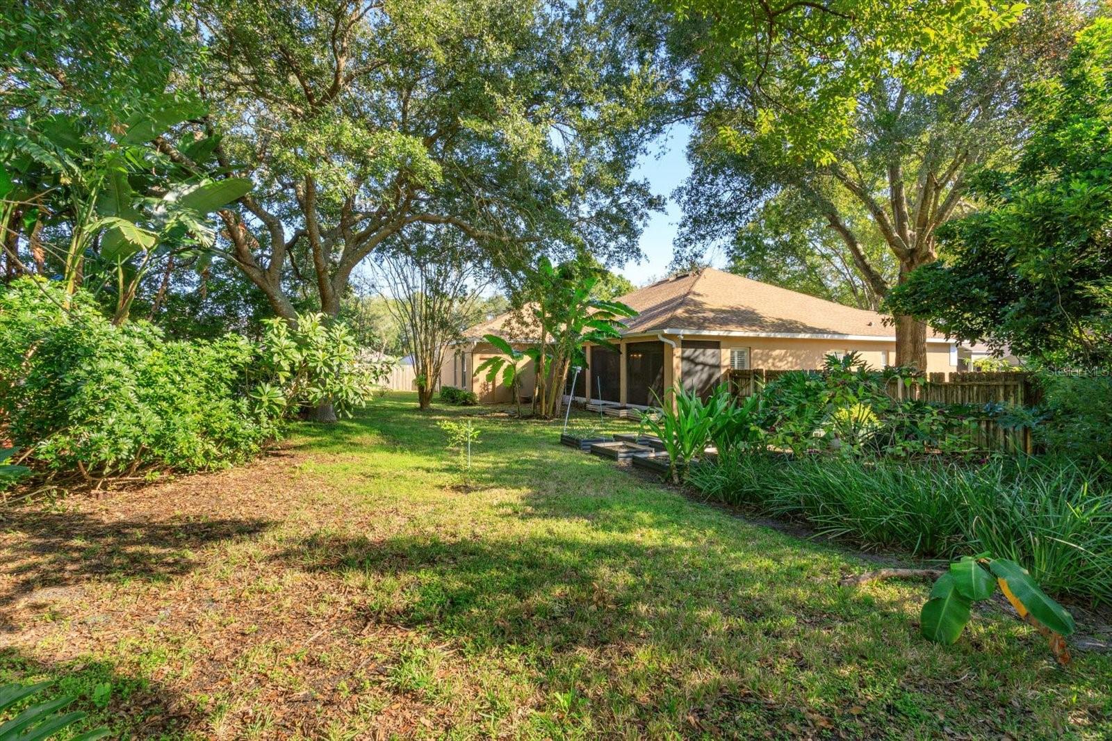 Image 35 of 39 For 590 Lake Coven Court