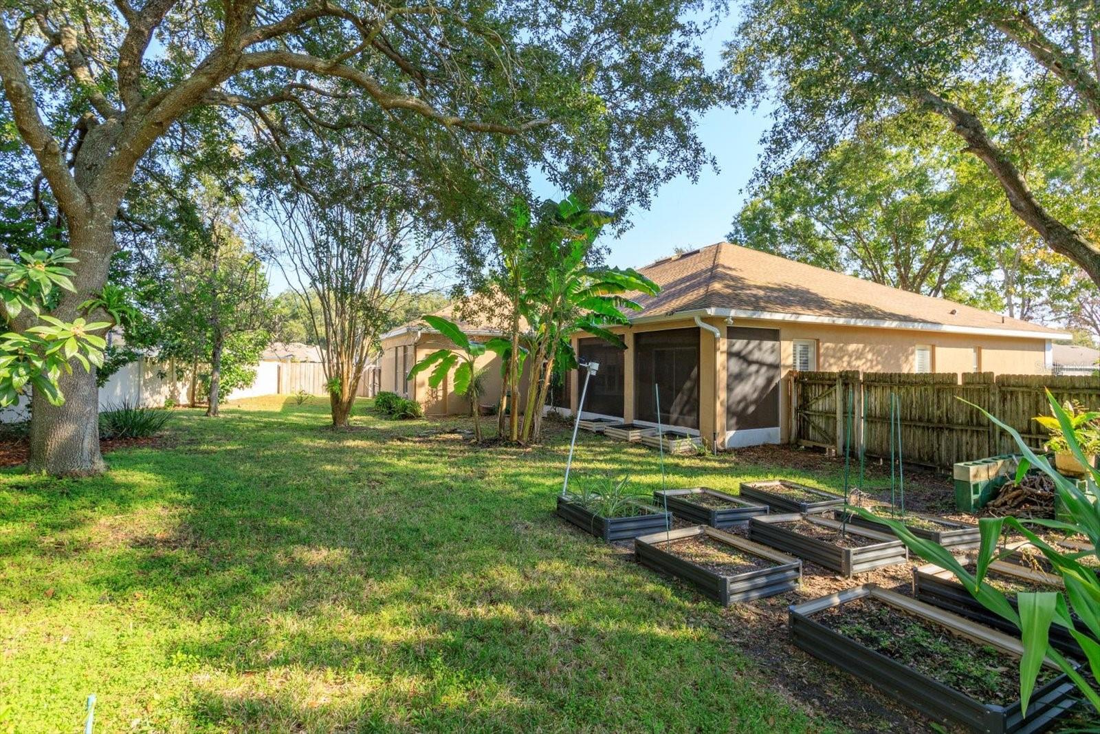 Image 36 of 39 For 590 Lake Coven Court