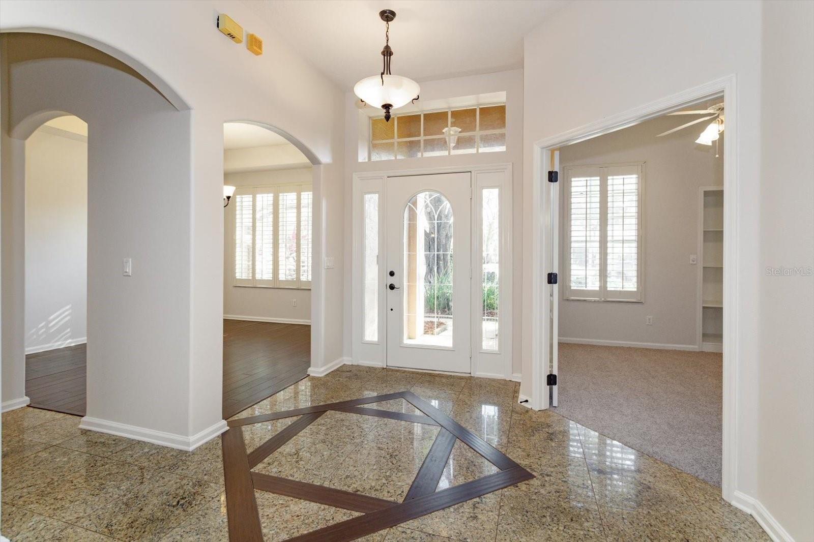 Image 5 of 39 For 590 Lake Coven Court