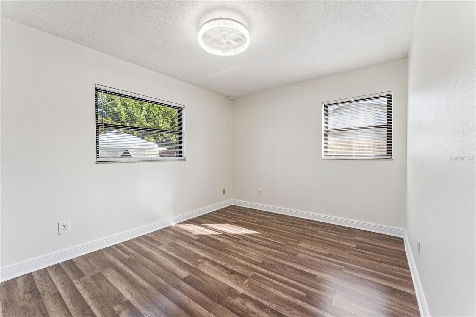 Image 11 of 24 For 831 Nana Avenue