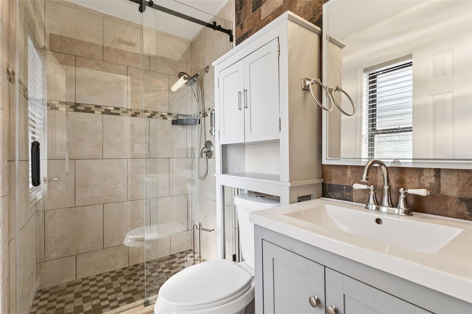 Image 15 of 24 For 831 Nana Avenue