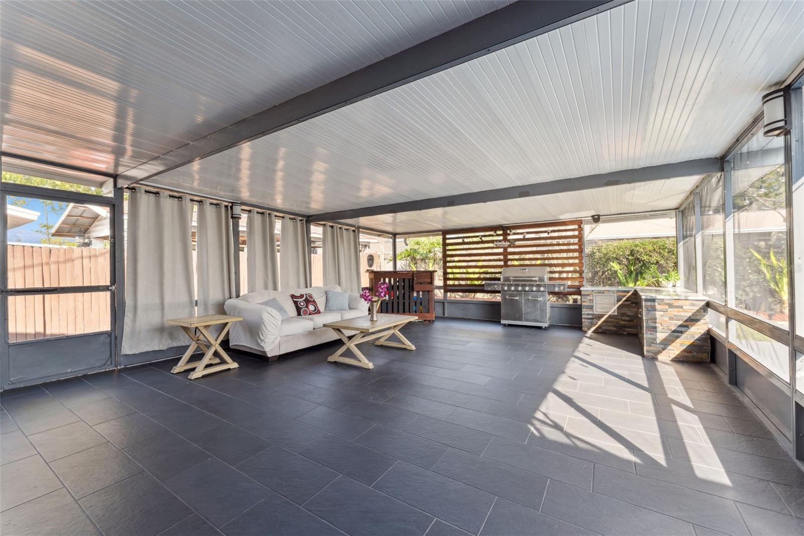 Image 18 of 24 For 831 Nana Avenue