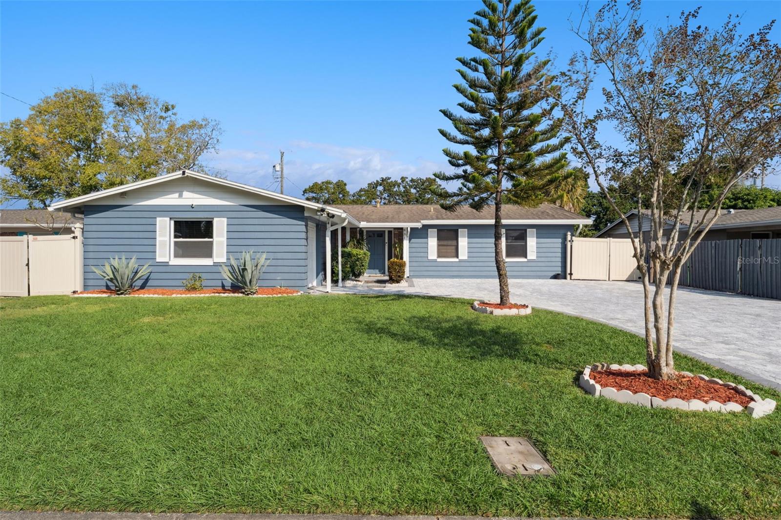 Image 2 of 24 For 831 Nana Avenue