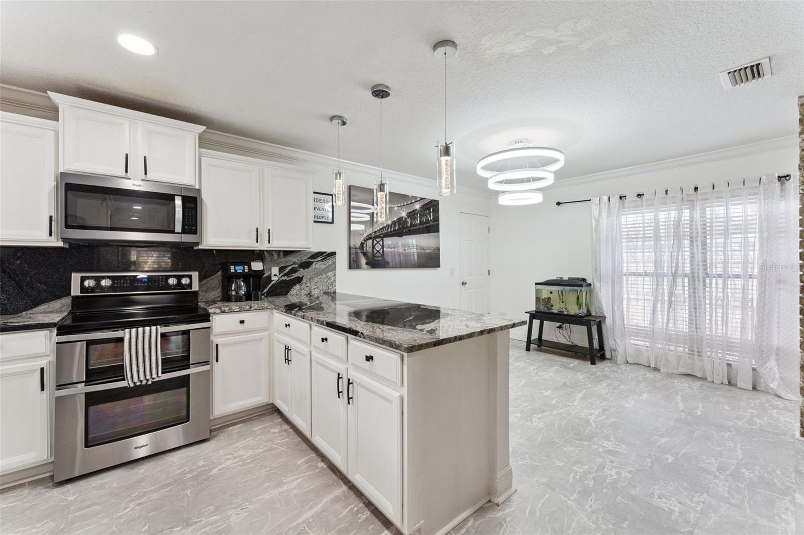 Image 5 of 24 For 831 Nana Avenue