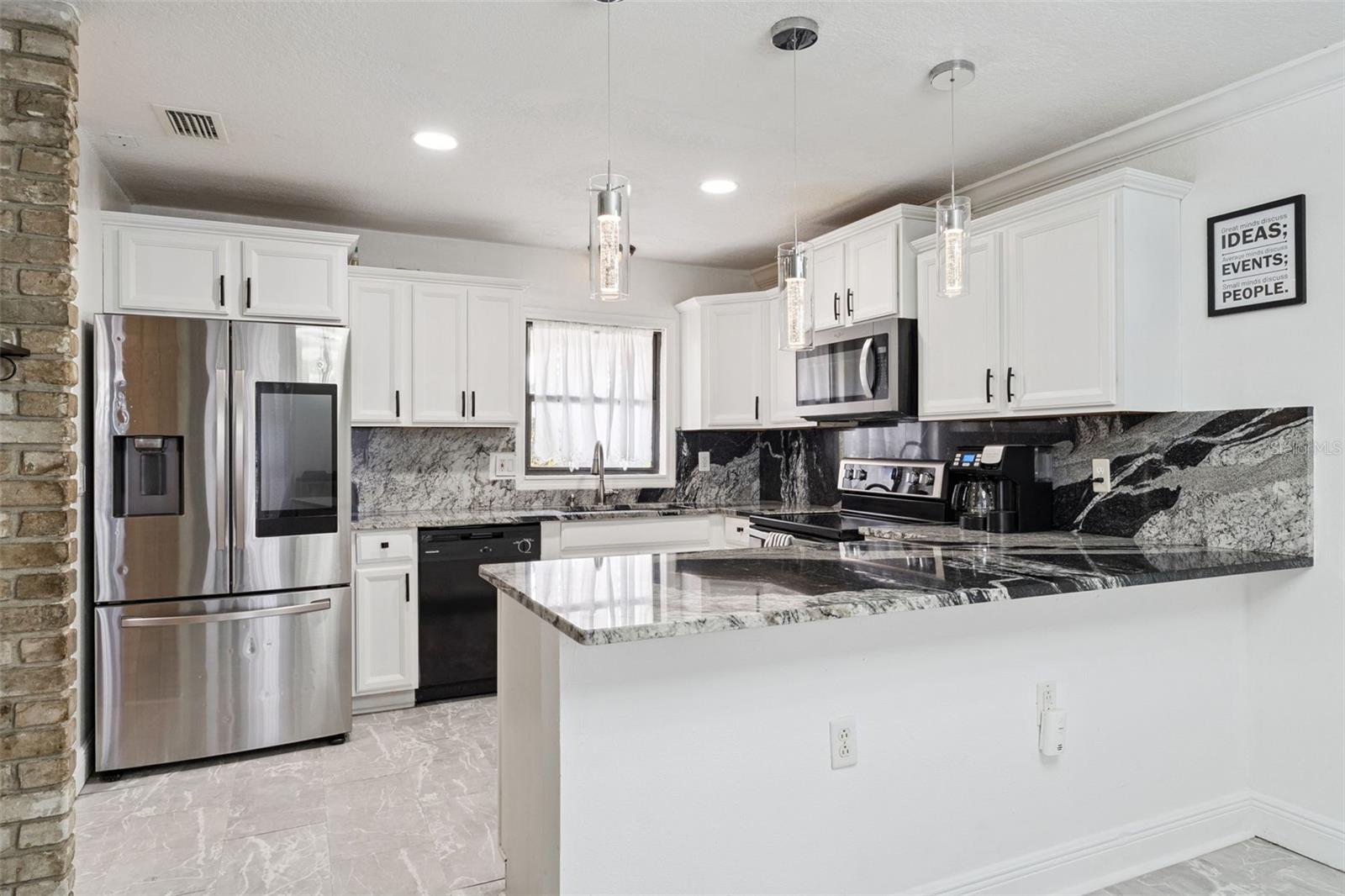 Image 6 of 24 For 831 Nana Avenue