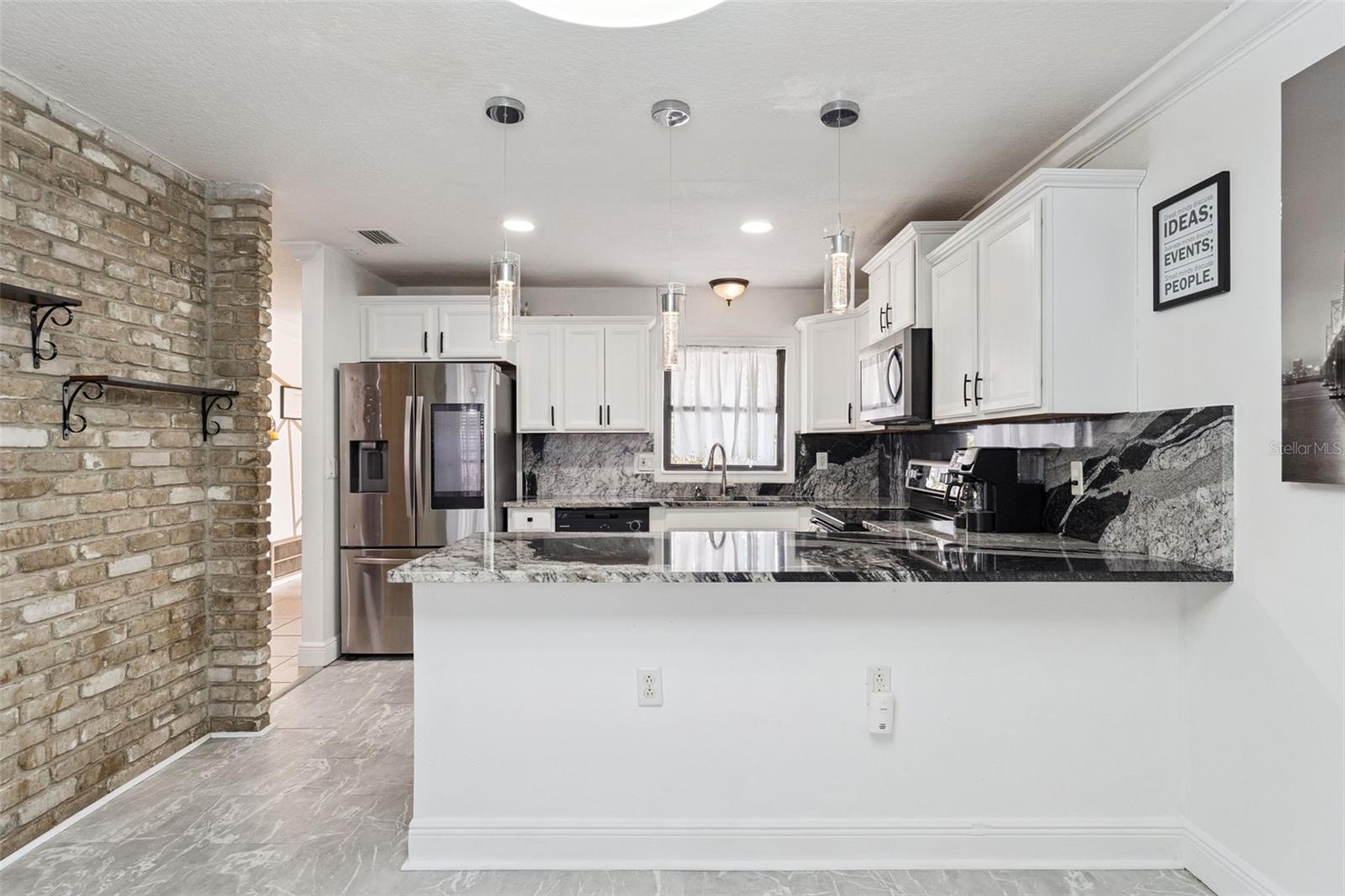 Image 7 of 24 For 831 Nana Avenue