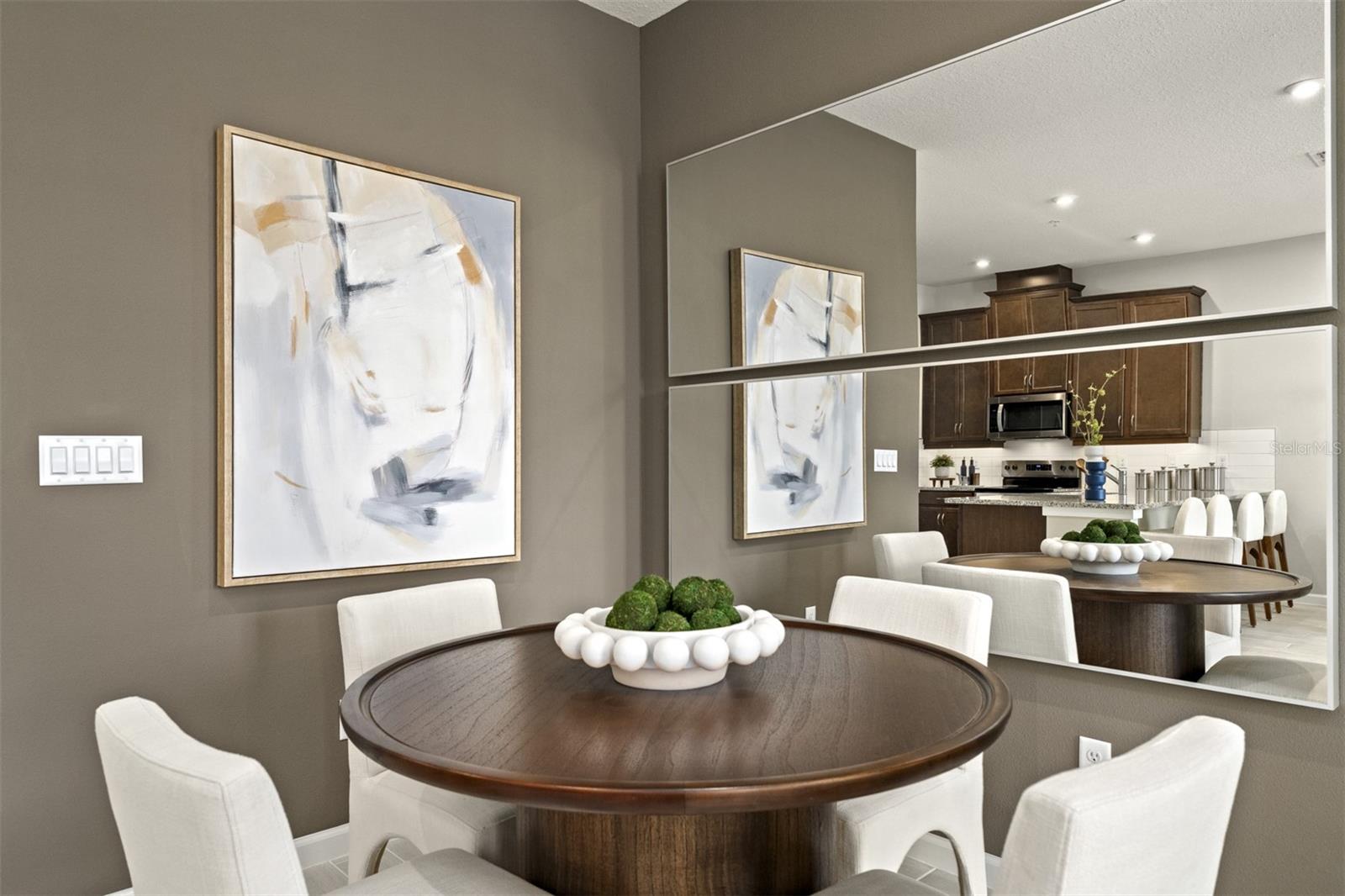 Image 5 of 50 For 9972 Red Canoe Alley