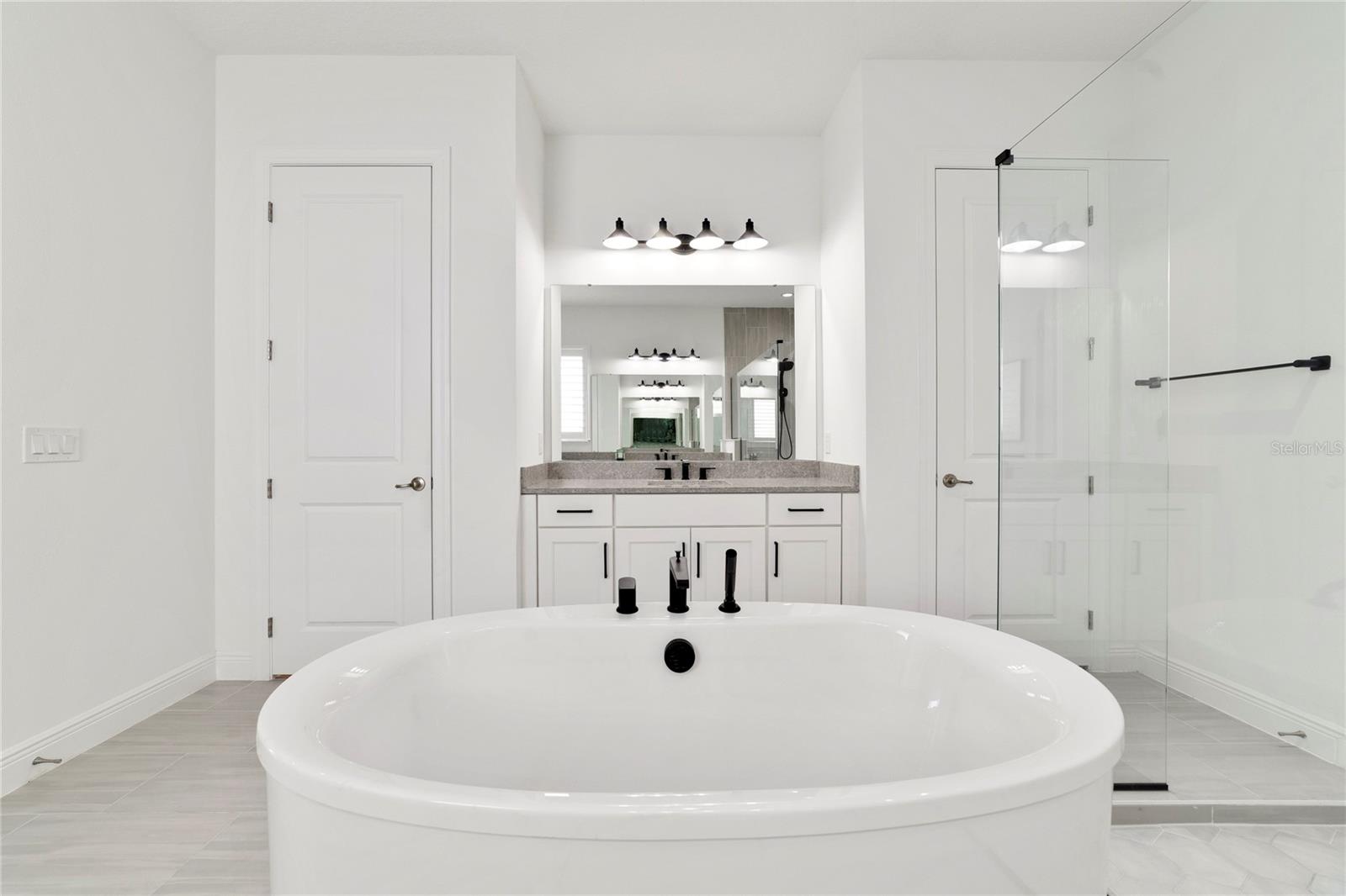 Image 29 of 66 For 9652 English Laurel Court