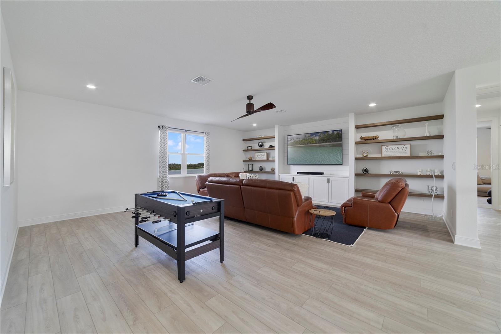 Image 34 of 66 For 9652 English Laurel Court