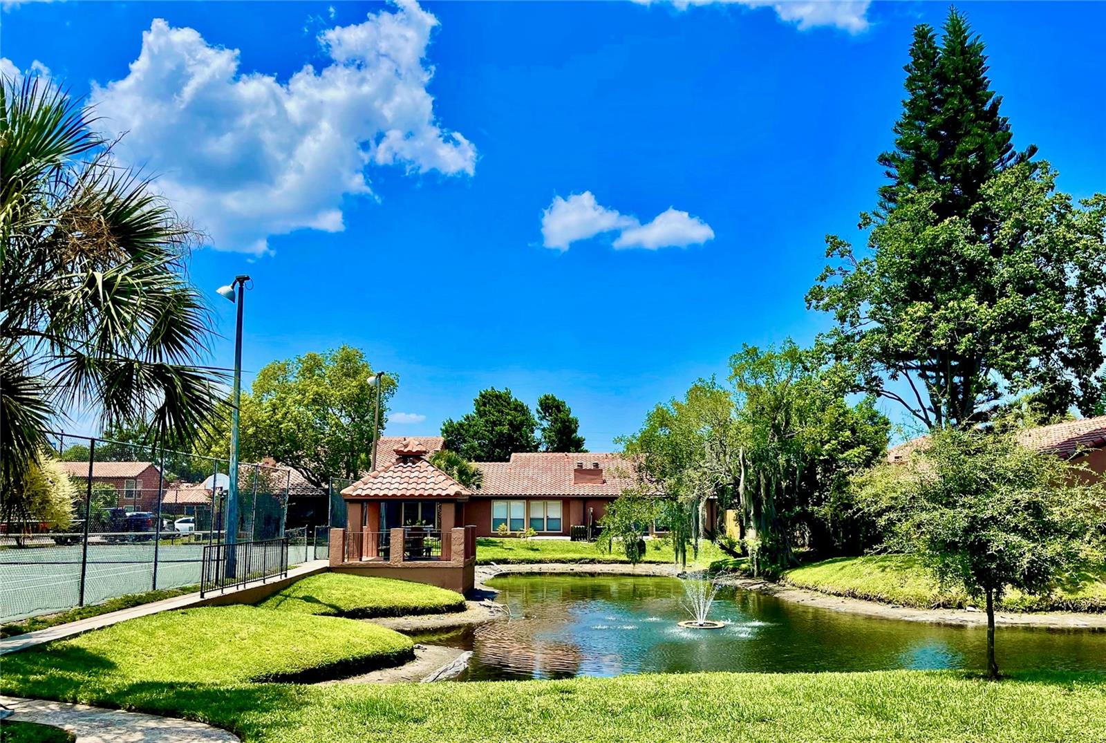 Image 13 of 35 For 623 Saint Johns Court 623