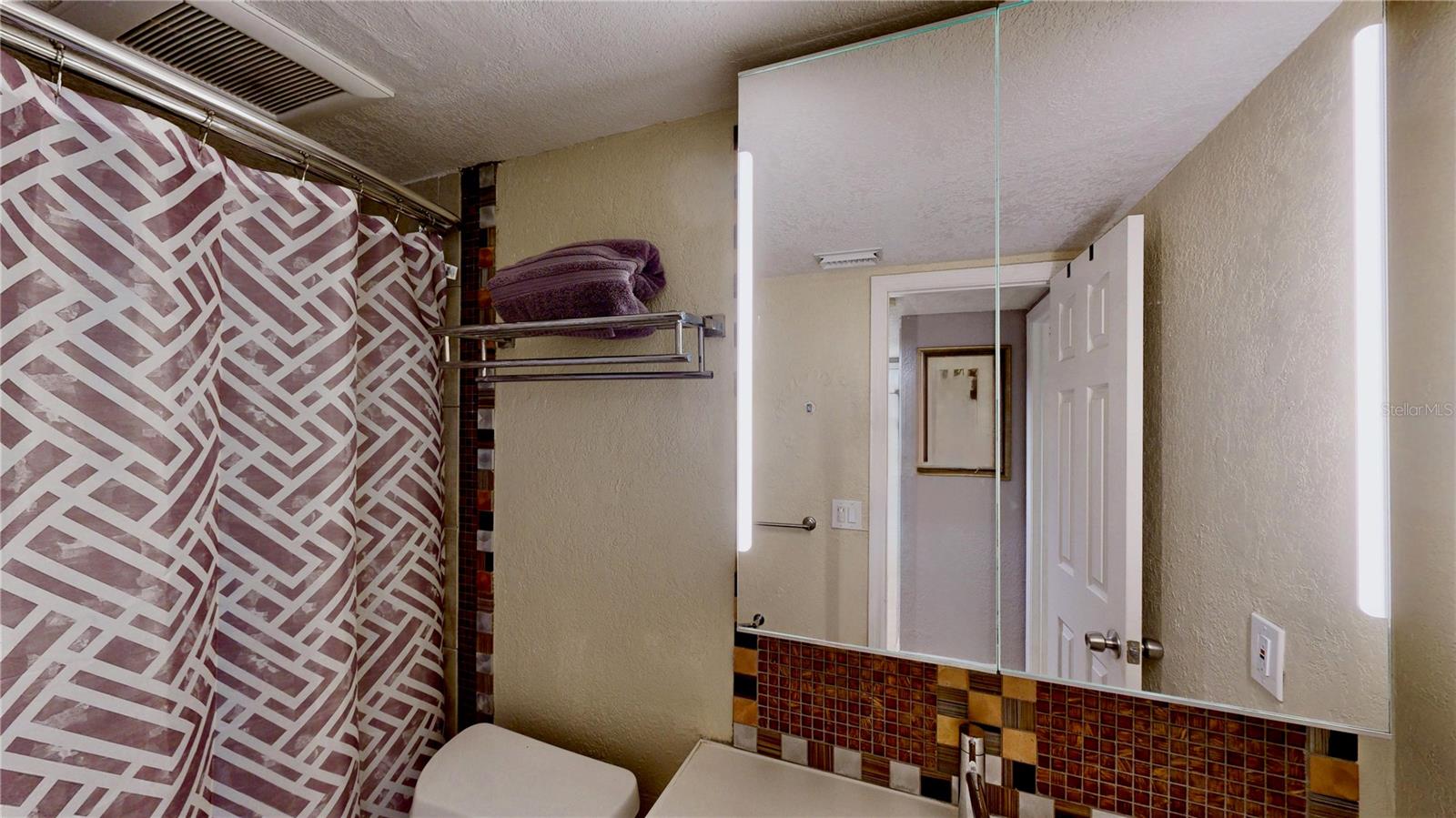 Image 24 of 35 For 623 Saint Johns Court 623