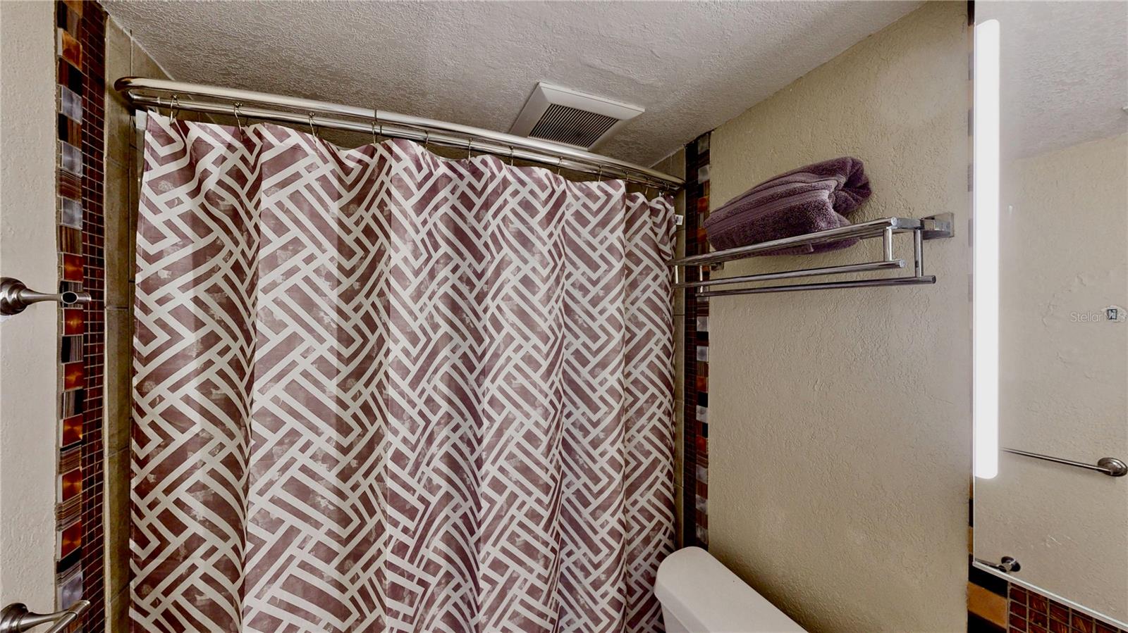 Image 25 of 35 For 623 Saint Johns Court 623