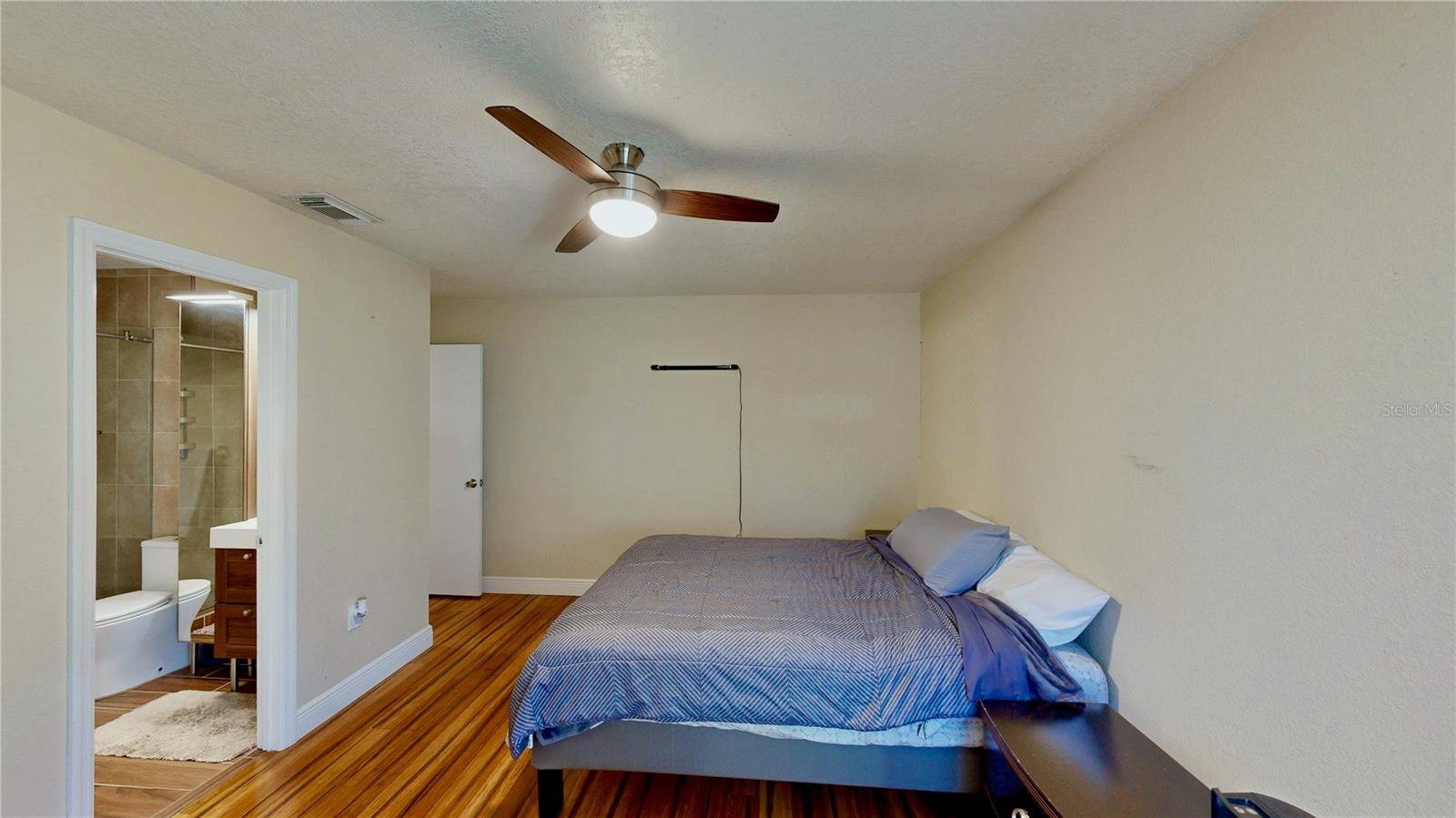 Image 28 of 35 For 623 Saint Johns Court 623