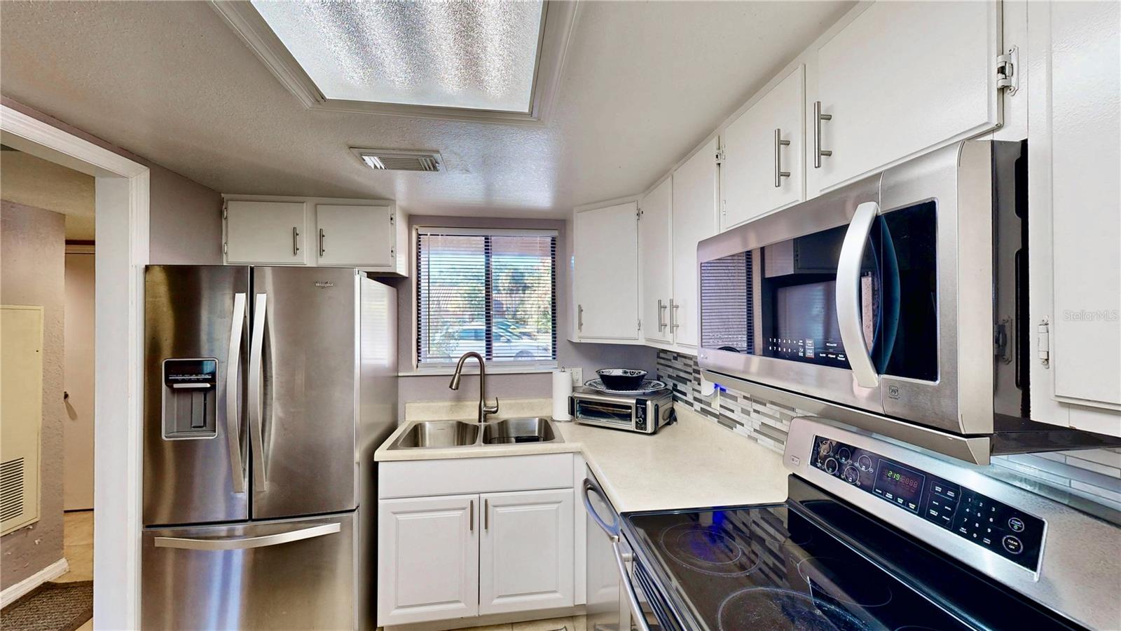 Image 6 of 35 For 623 Saint Johns Court 623