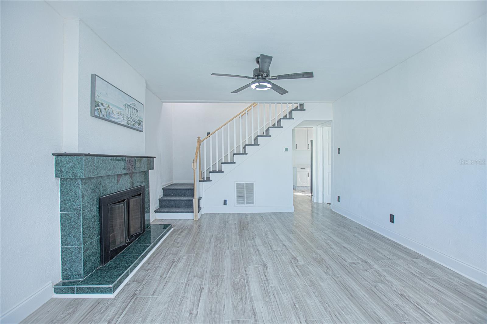 Image 13 of 43 For 207 Oleander Avenue