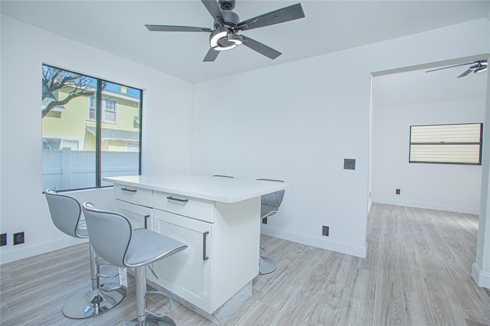 Image 20 of 43 For 207 Oleander Avenue