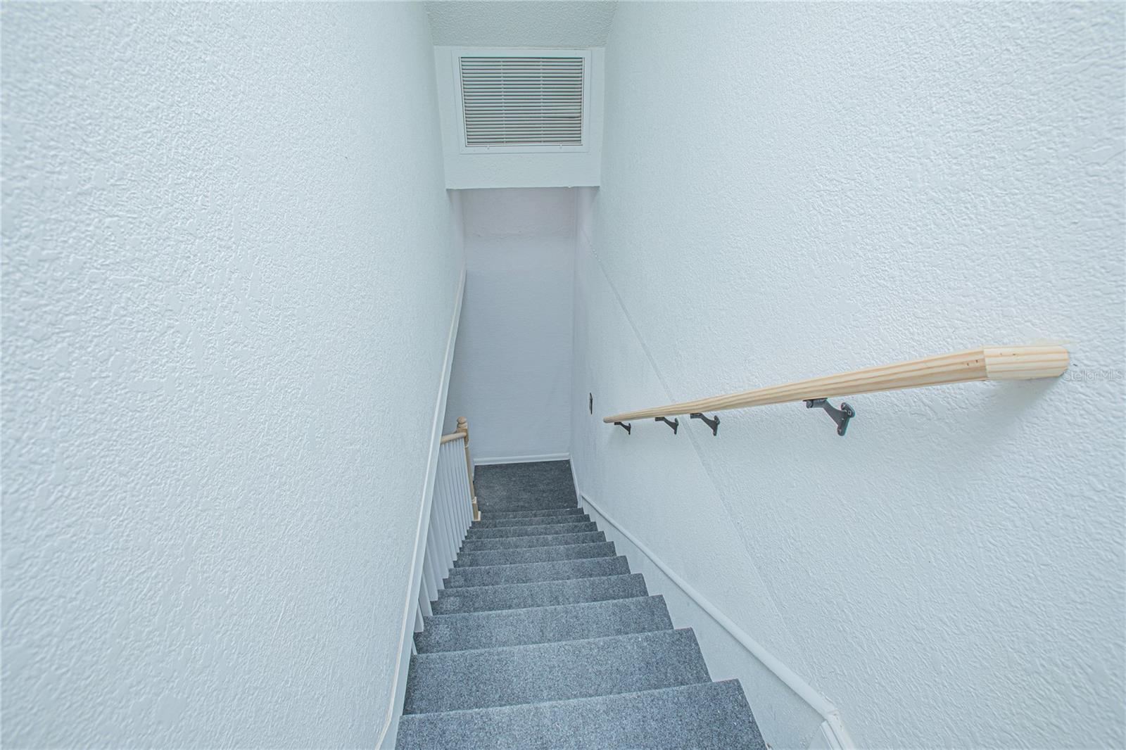 Image 23 of 43 For 207 Oleander Avenue