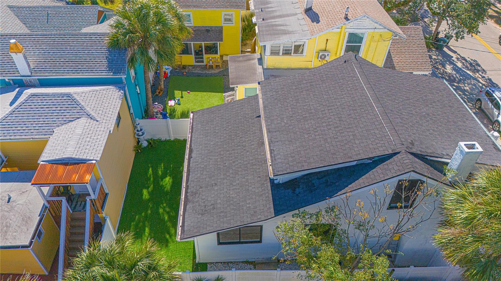 Image 3 of 43 For 207 Oleander Avenue