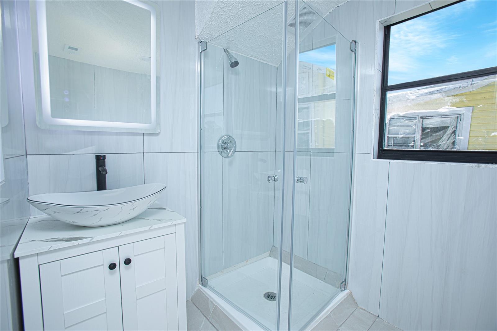 Image 32 of 43 For 207 Oleander Avenue