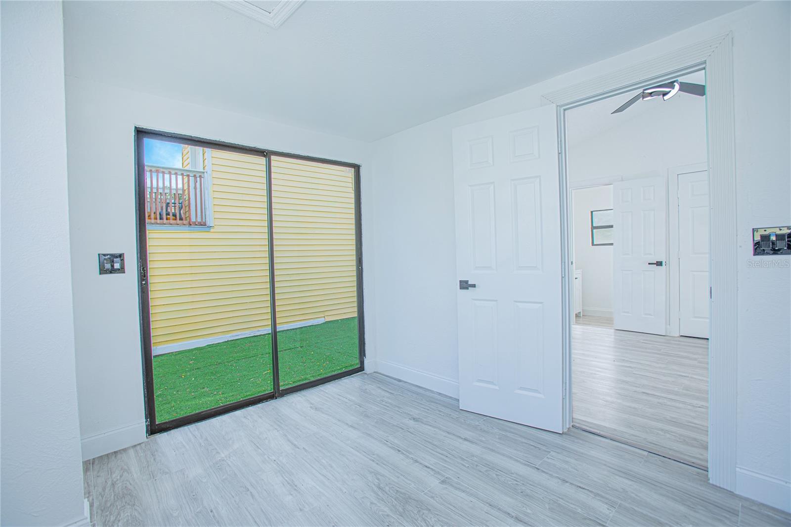 Image 39 of 43 For 207 Oleander Avenue