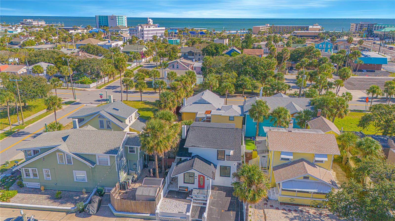 Image 5 of 43 For 207 Oleander Avenue