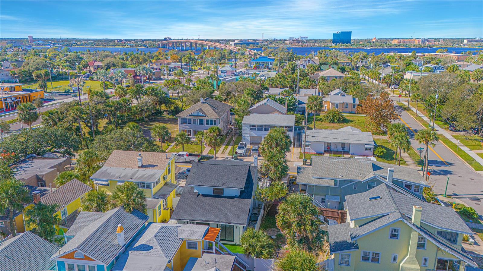 Image 9 of 43 For 207 Oleander Avenue