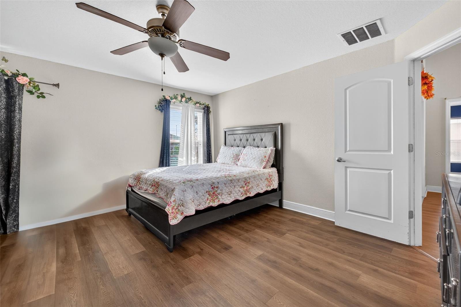 Image 17 of 46 For 383 Buchannan Drive