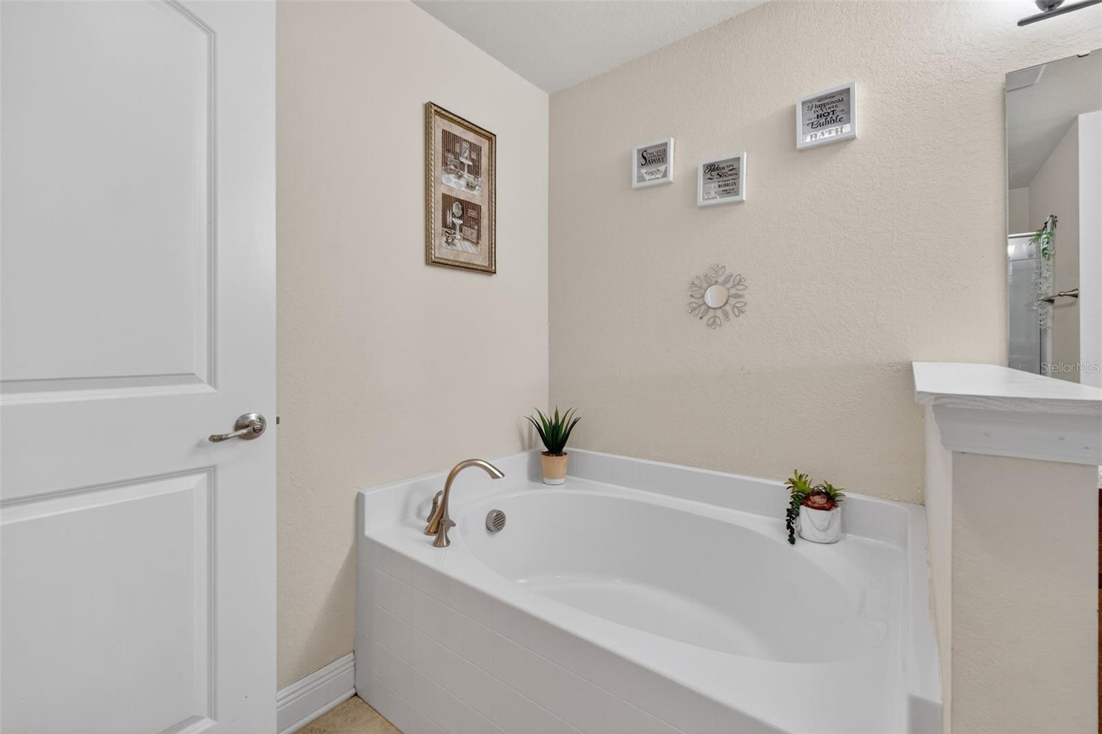 Image 24 of 46 For 383 Buchannan Drive